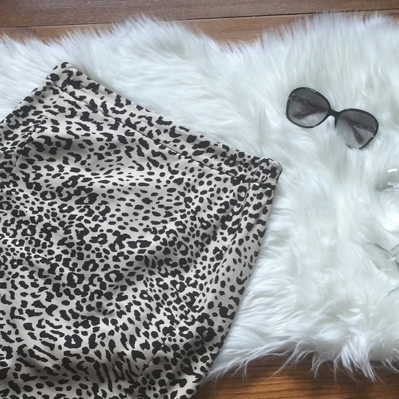 LOFT Dresses & Skirts - LOFT Animal Print Pencil Skirt